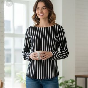 EUC Amazing Express Size Large Black & Whitr Pinstripe Button Cuff Top!!